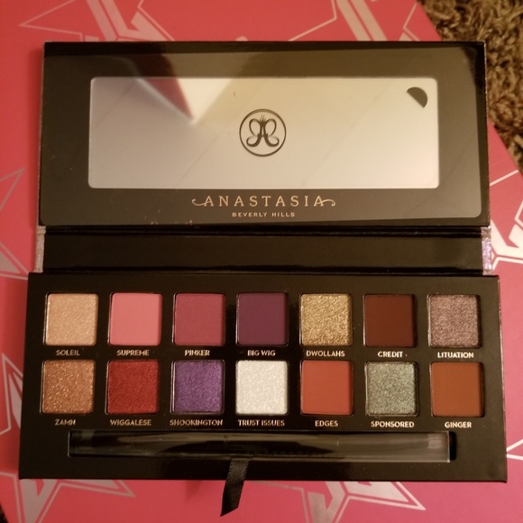 🆕️NWOB, ABH, Jackie Aina Palette - Picture 2 of 4